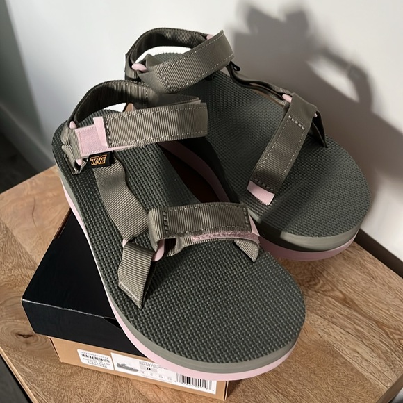 Teva Olive Green and Pink Sandals - Picture 5 of 8